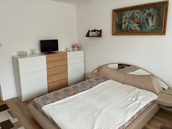Hľadáte pokojné rodinné bývanie s výbornou dostupnosťou do B