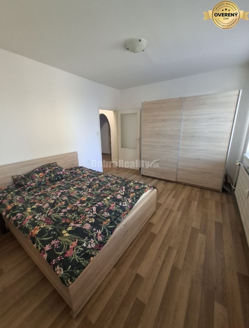 Ponukame Vám priestranný 2izb byt na Nabrežnej ul na 6p s ba