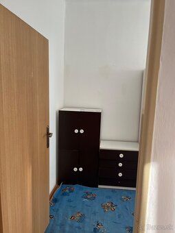 Prenájom troj izbového tehlového bytu s balkónomv Krupine je