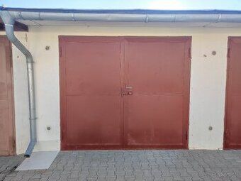 Ponúkam na predaj garážové státie v Karpatská residence v ho