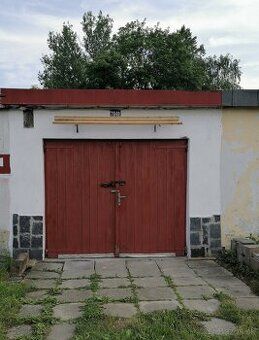 Ponúkam na predaj garážové státie v Karpatská residence v ho
