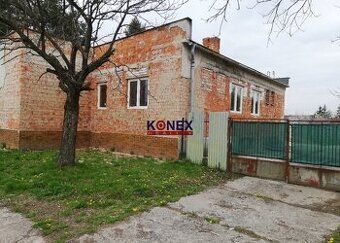 Ponúkame na predaj komerčnú budovu - bývalú pizzeriu v meste