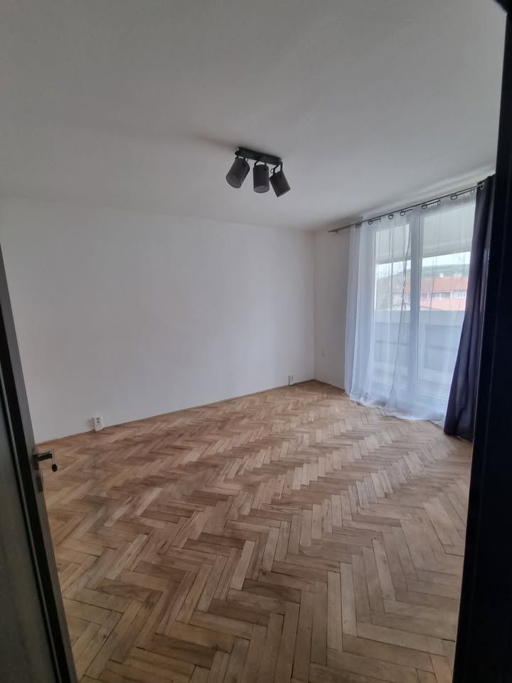 🏡 Na prenájom: 1-izbový byt v Kežmarku
📍 Lokalita: Toporcero