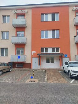 Ponúkam na prenájom 2-izbový,slnečný,klimatizovaný a komplet