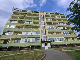 Priestranný 2-izbový byt s 2 loggiami a panoramatickým výhľa
