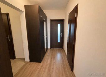 Ponúkam na predaj 3-izbový byt o výmere 64 m² nachádzajúci s