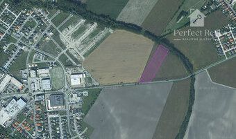 Ponúkam na predaj 1,6 ha investičného pozemku. Ide o veľký u