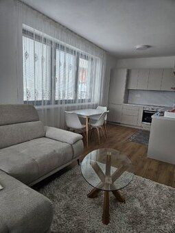 Dám do prenájmu garzónku / Trenčín_Zlatovce. Tel. 0902/25539