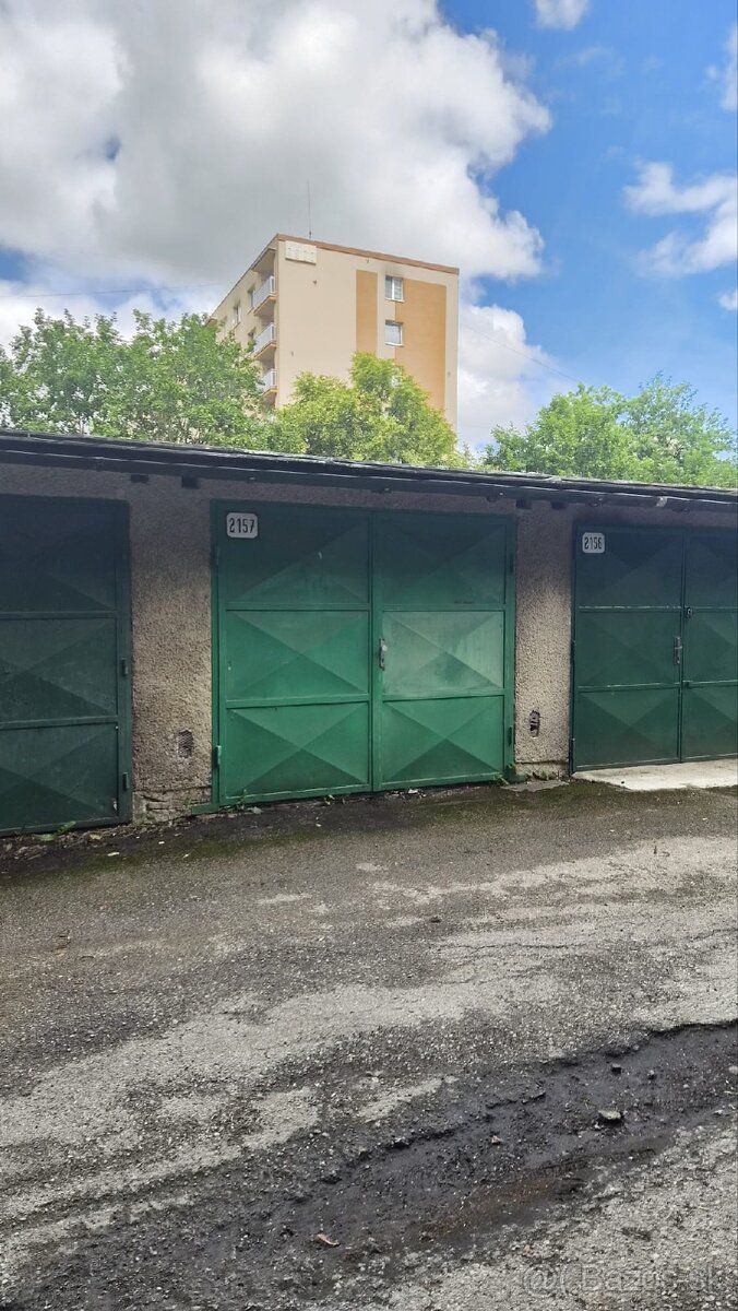Predám garáž v Dubnici nad Váhom na sídlisku Pod kaštielom s
