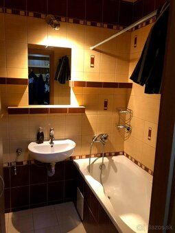 Predám 2-izbový byt na sídlisku Tarča 52m2, poschodie 6 /zo 