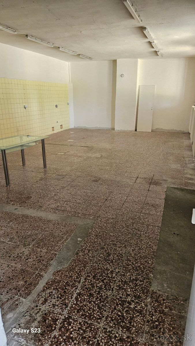 Nepremeškajte príležitosť! Ponúkame ihneď na prenájom showro