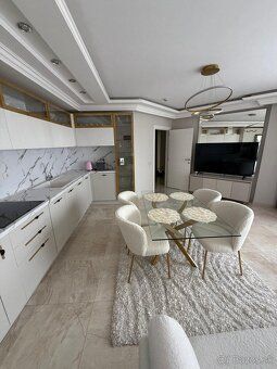 Plocha: 102.00 m² Izby: 3 Spálne: 2 Kúpeľne: 2 Lokalita: Bul
