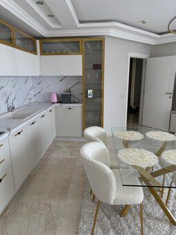 Plocha: 102.00 m² Izby: 3 Spálne: 2 Kúpeľne: 2 Lokalita: Bul