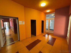Polyfunkčná budova Michalovce Centrum Ponúkame na predaj so 