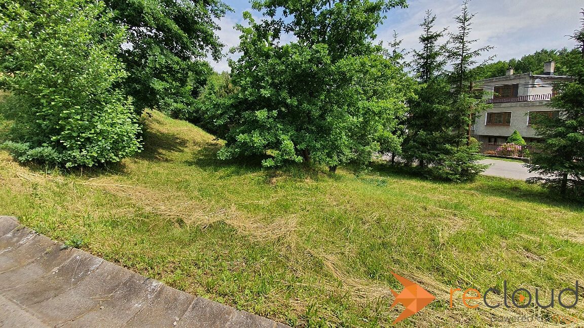 Pozemok o výmere 408m2 a ideálnej dispozícii 16x 25 metrov, 