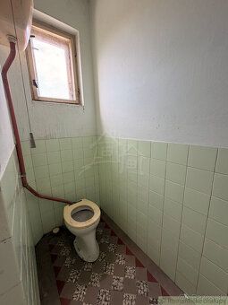 Tento priestranný rodinný dom sa nachádza v atraktívnej loka