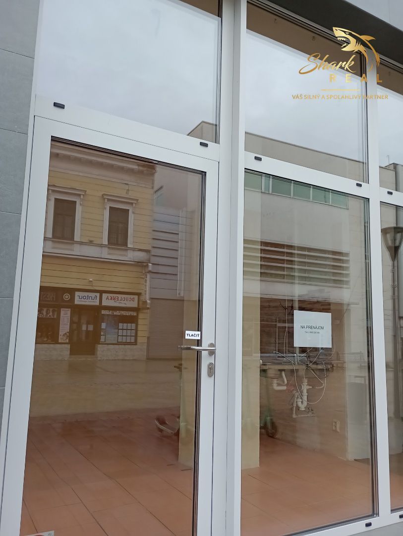 SHARK REAL ponúka na prenájom kanceláriu s priamym vstupom z