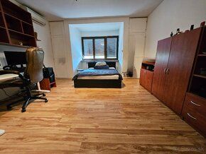 Ponúkam na predaj priestranný rodinný dom na Robotníckej uli