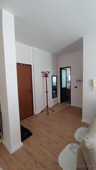 Ponúkame na prenájom priestranný 2-izbový apartmán CASAMARE 
