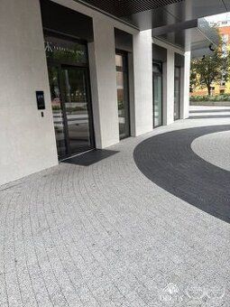 Centrum Real ponúka na prenájom útulný 2-izbový, kompletne z