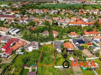 Vo výhradnom zastúpení majiteľa ponúkame na predaj pozemok ,