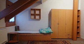 Prenajmem 1 dvojlôžkovú izbu v 4-or izbovom apartmáne (212 m