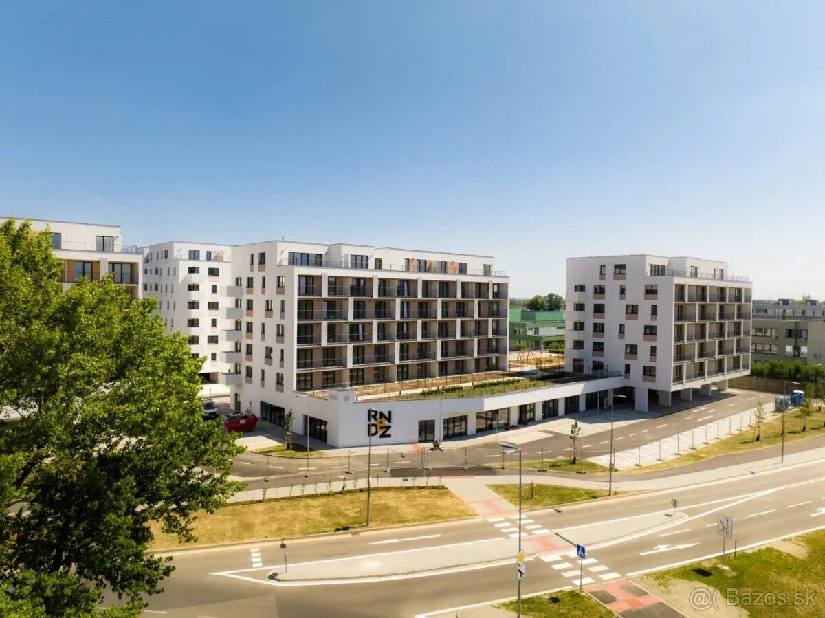 Prenajmem vonkajsie parkovacie miesto v projekte RNDZ na uli