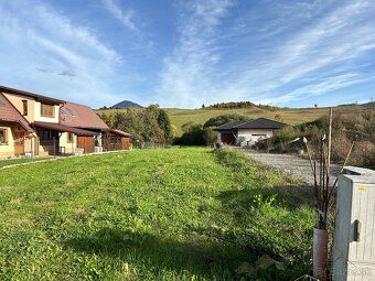 Ponúkame na predaj rovinatý pozemok o výmere 1 173 m², ktorý