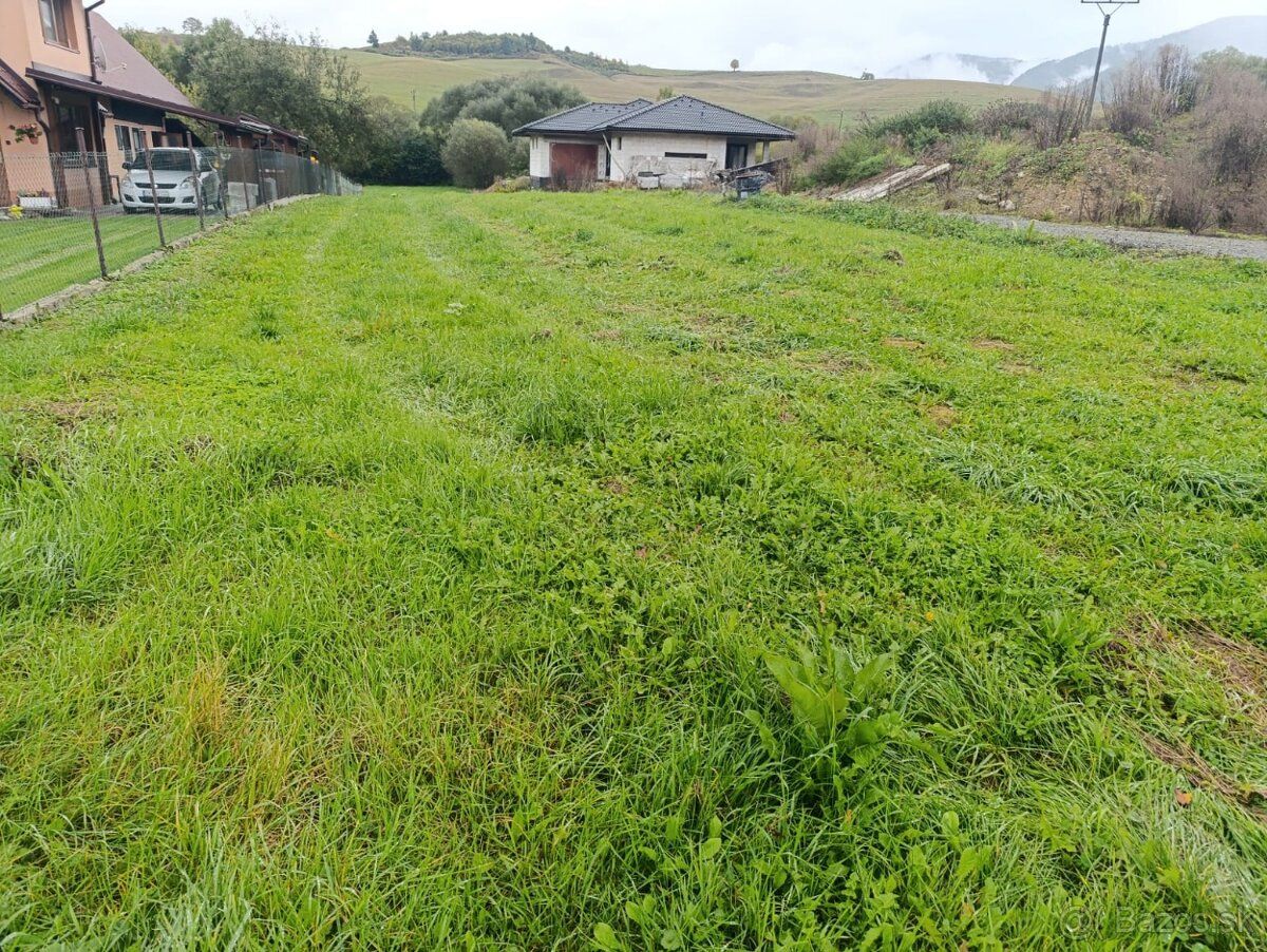 Ponúkame na predaj rovinatý pozemok o výmere 1 173 m², ktorý