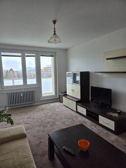 Typ: 1-izbový byt Ulica: Centrum Obec: Dubnica nad Váhom
Na 