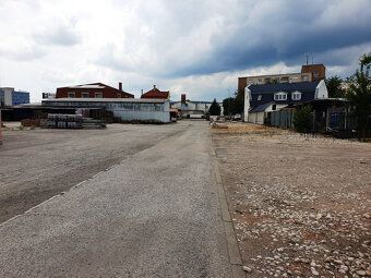 Typ: Komerčná zóna Ulica: Trenčianska Obec: Nové Mesto nad V