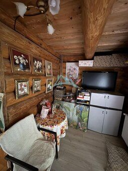 Na predaj: Drevená chata v lone prírody s pozemkom 7212 m² –