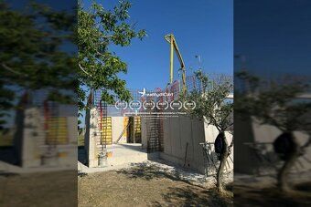 NIN - dvojdom s bazénom je na predaj len 60 m od mora.
Dom p