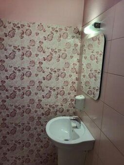 V centre mesta Brezna na námestí, / pre domácich - ulička ku