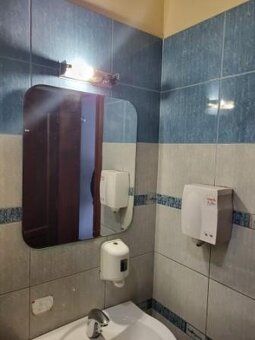 V centre mesta Brezna na námestí, / pre domácich - ulička ku