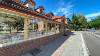 Dam do prenájmu kanceláriu v Topoľčanoch. Parkovanie vo dvor