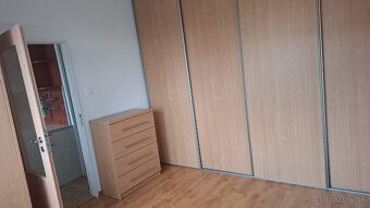 Ponúkam na prenájom útulný 2-izbový byt s praktickým dispozi