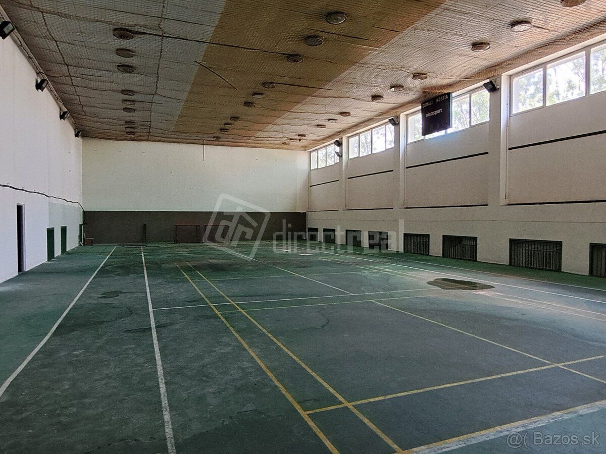 Predaj priestorov 1281m2 na Račianskej ulici, dve telocvične