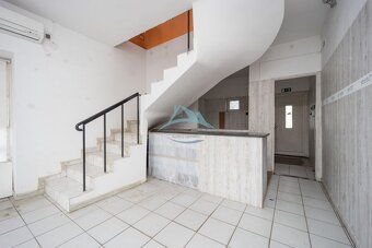 Komerčný priestor (64 m²) na 3 podlažiach s nákladným výťaho