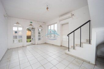 Komerčný priestor (64 m²) na 3 podlažiach s nákladným výťaho