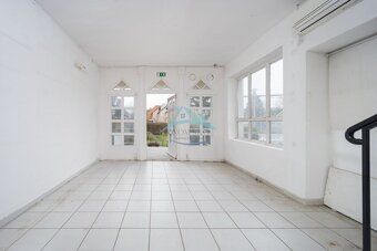 Komerčný priestor (64 m²) na 3 podlažiach s nákladným výťaho