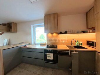 Na prenájom exkluzívny mezonet 153m2 v Nitre s garážovým par