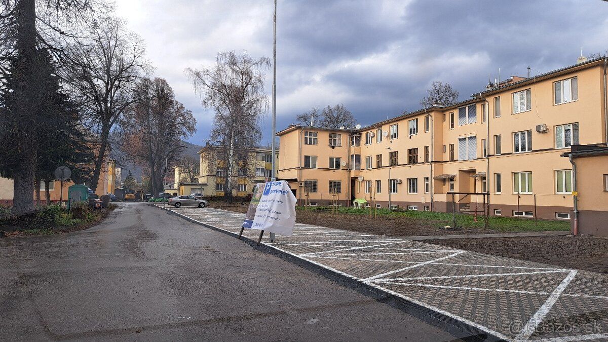 Ponúkame výhradne na predaj posledné 3 parkovacie státia na 