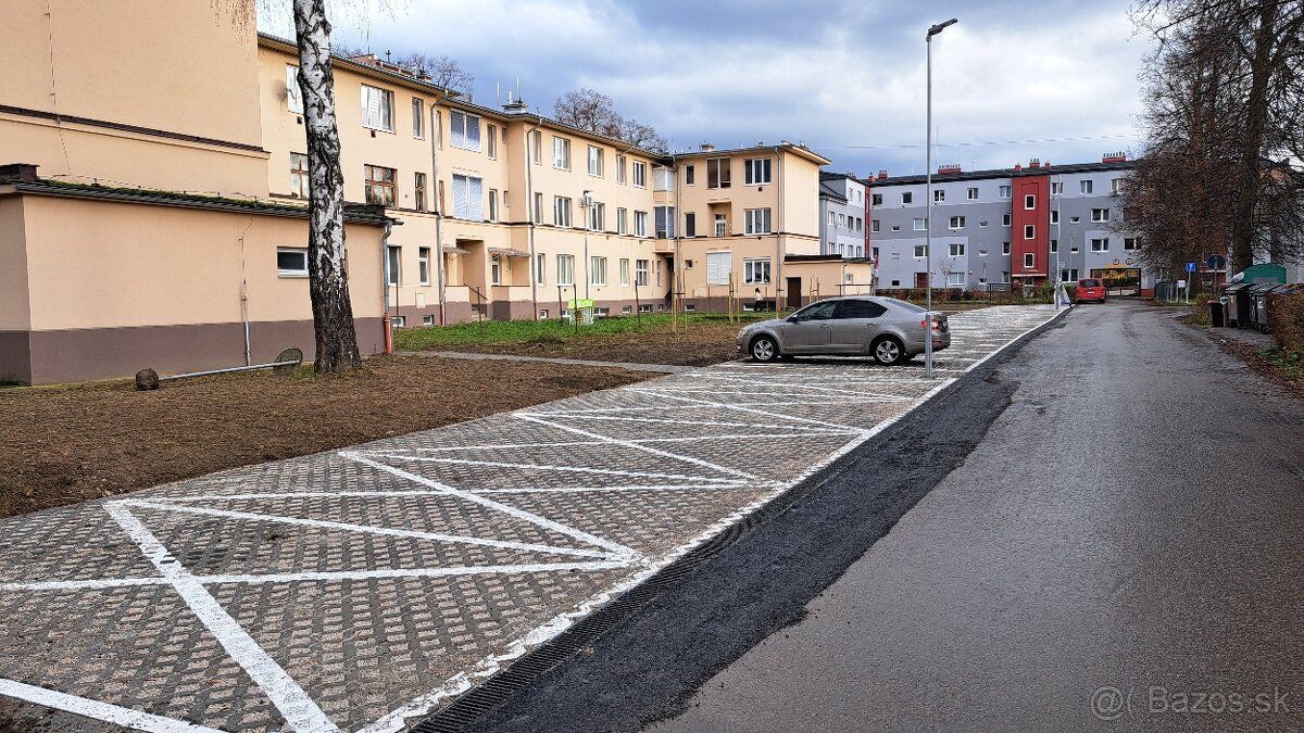Ponúkame výhradne na predaj posledné 3 parkovacie státia na 