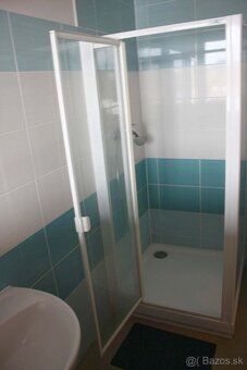 ID 3083 Prenájom: skladová hala A, 425 m2, Rosina Ponúkame n