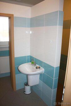 ID 3083 Prenájom: skladová hala A, 425 m2, Rosina Ponúkame n