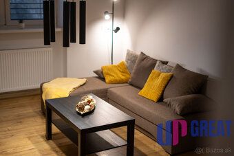 NA PREDAJ: Štýlový, veľkometrážny 2-izbový byt s GARÁŽOU pri