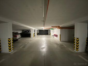 Lenyo Vám ponúka kvalitné , bezpečné a komfortné parkovanie.
