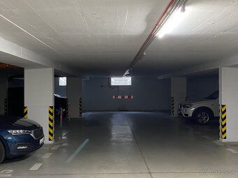 Lenyo Vám ponúka kvalitné , bezpečné a komfortné parkovanie.
