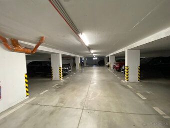 Lenyo Vám ponúka kvalitné , bezpečné a komfortné parkovanie.